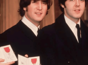 John Lennon déclaré qu’il était “idiot” Reine décerné Beatles.