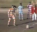 Jouer foot avec jumelles